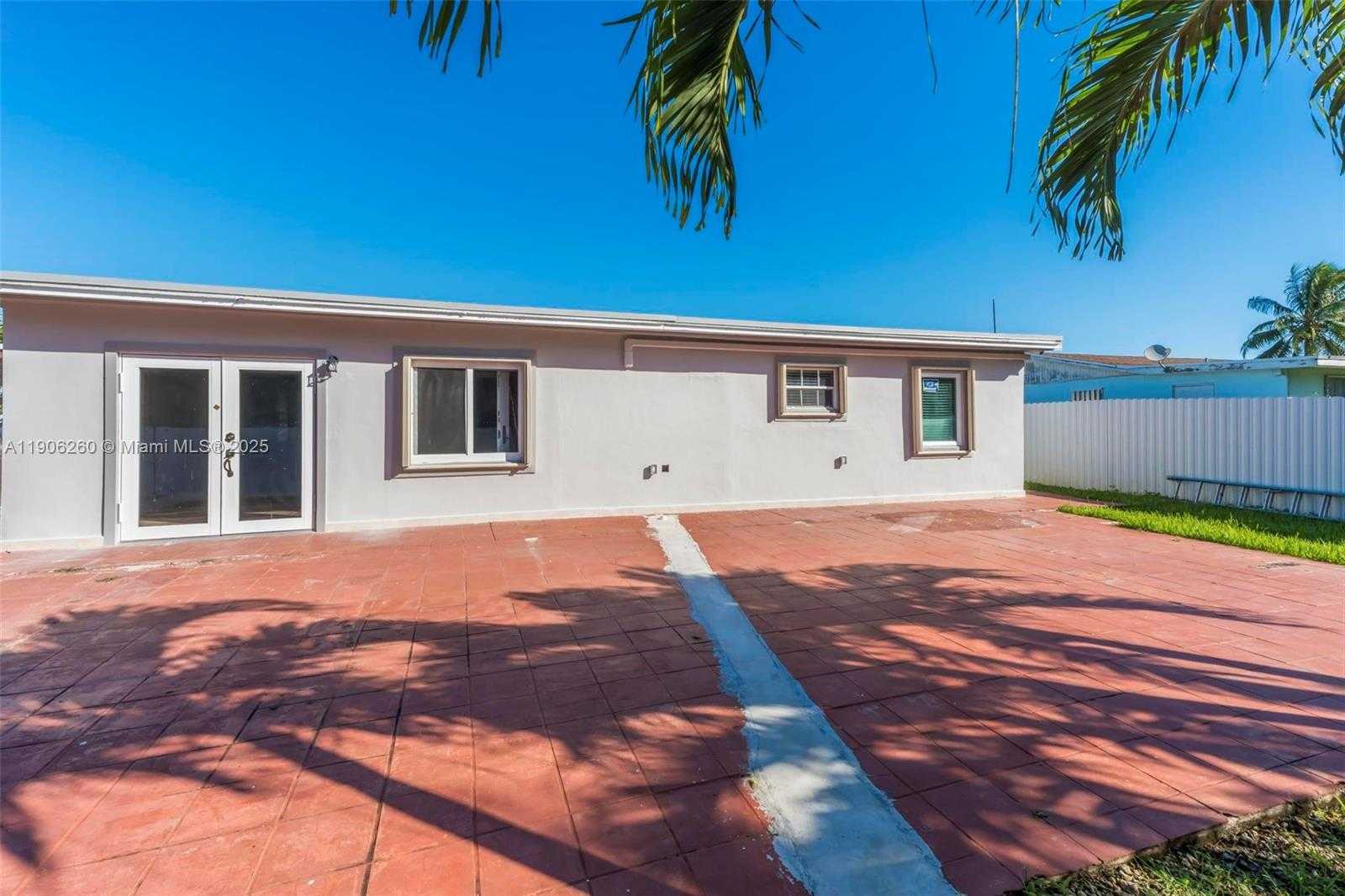 Small Image of 15430 SOUTH WEST 308 ST, Homestead Number 39