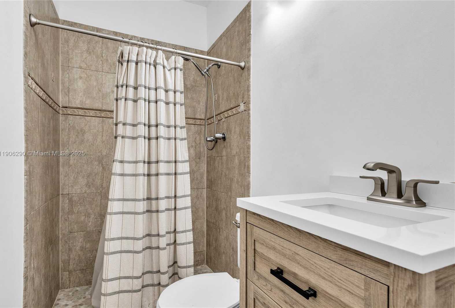 Small Image of 1499 NORTH EAST 174TH ST, North Miami Beach Number 20