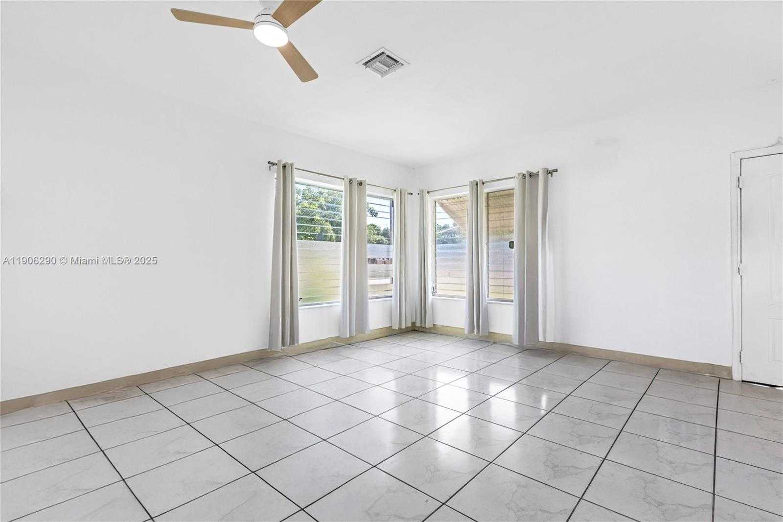 Small Image of 1499 NORTH EAST 174TH ST, North Miami Beach Number 23
