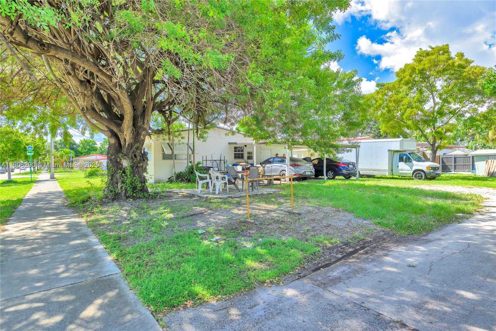 Small Image of 1499 NORTH EAST 174TH ST, North Miami Beach Number 25
