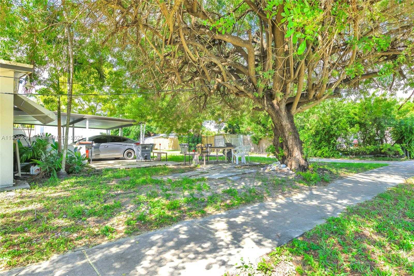 Small Image of 1499 NORTH EAST 174TH ST, North Miami Beach Number 30