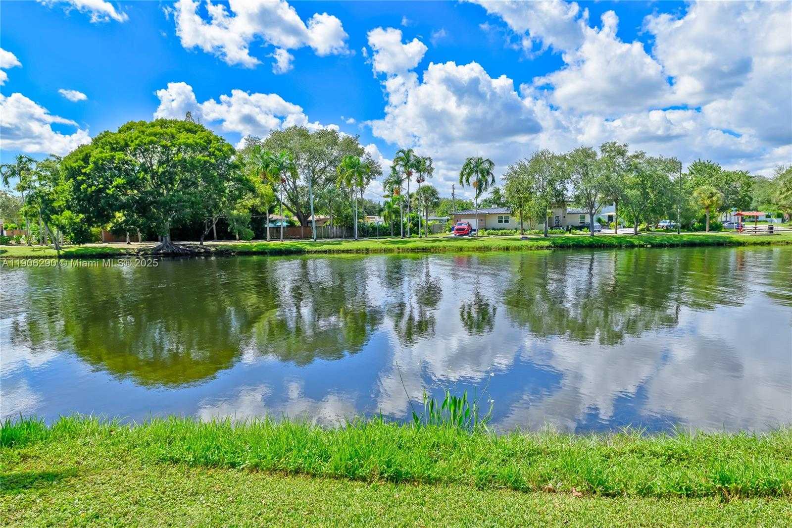 Small Image of 1499 NORTH EAST 174TH ST, North Miami Beach Number 32