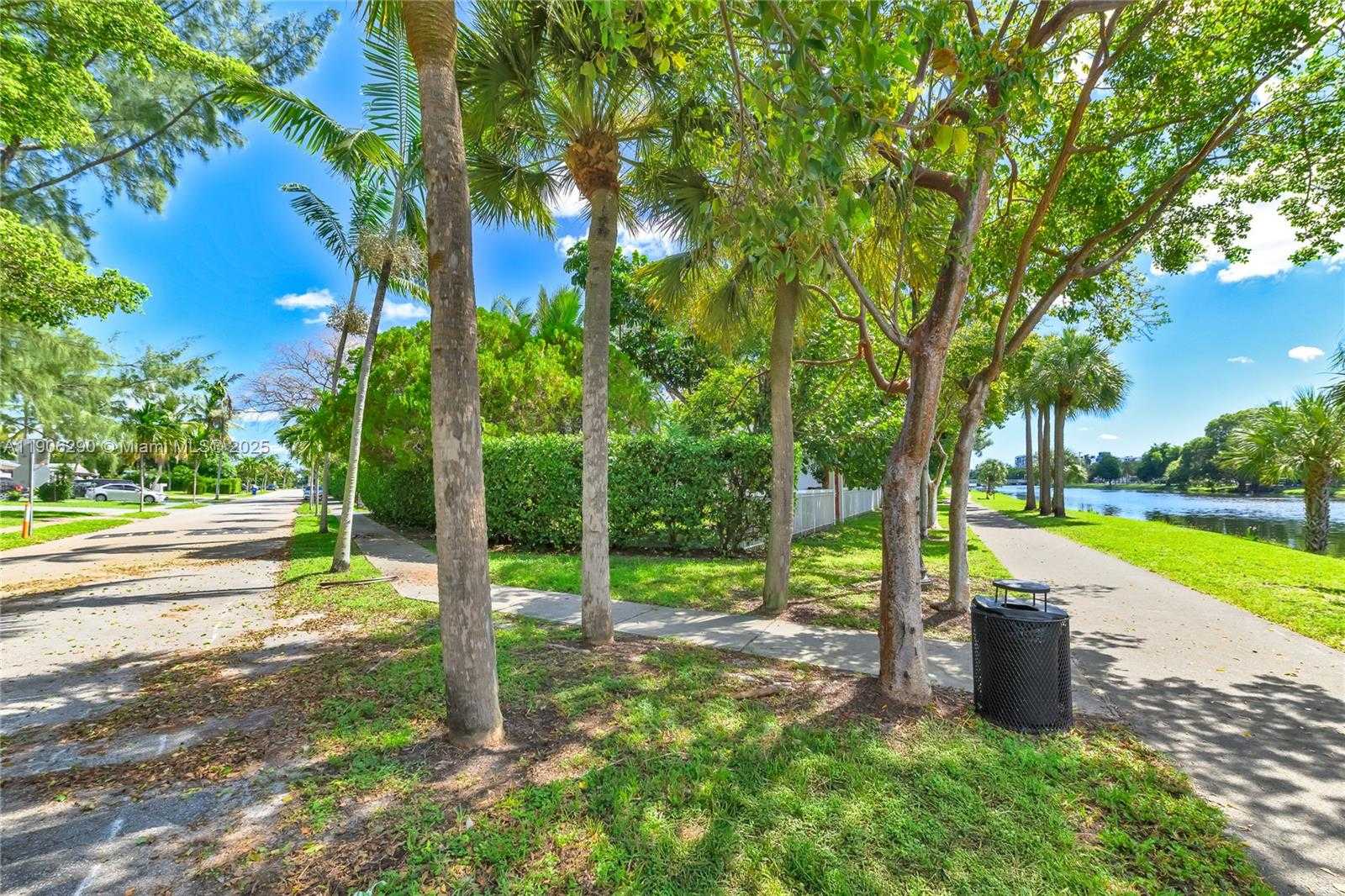 Small Image of 1499 NORTH EAST 174TH ST, North Miami Beach Number 33