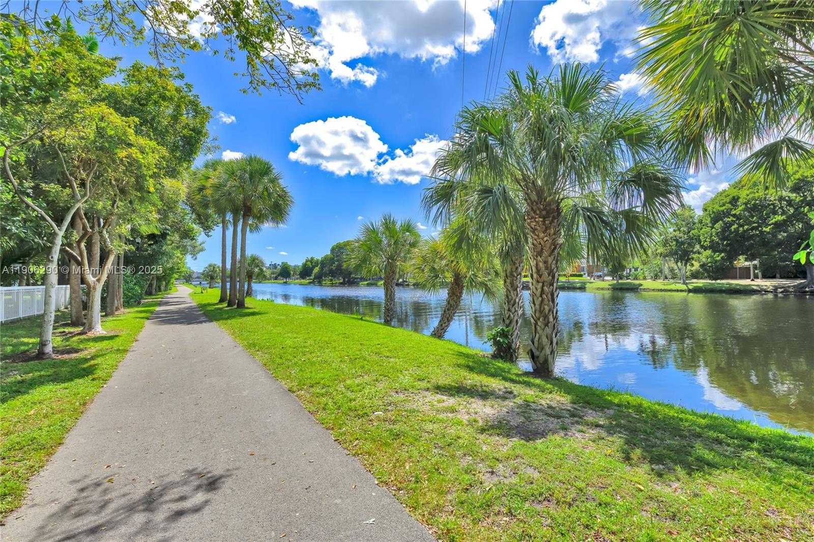 Small Image of 1499 NORTH EAST 174TH ST, North Miami Beach Number 34