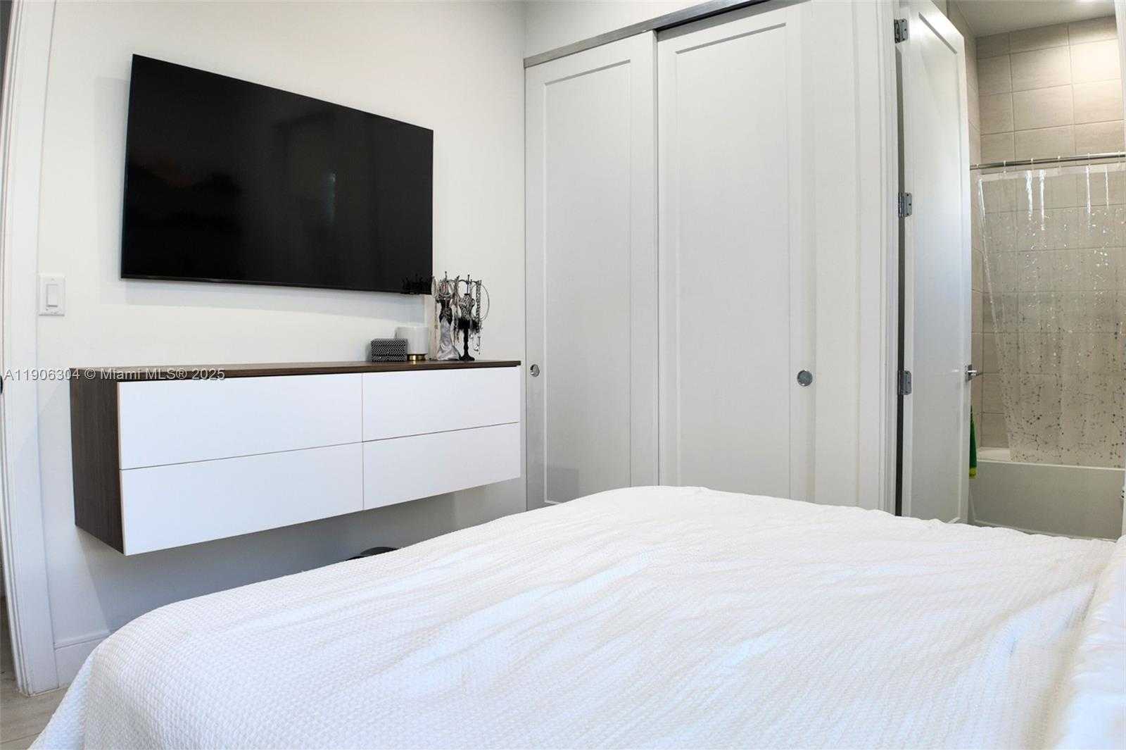 Small Image of 8002 NORTH WEST 43RD ST, Doral Number 14