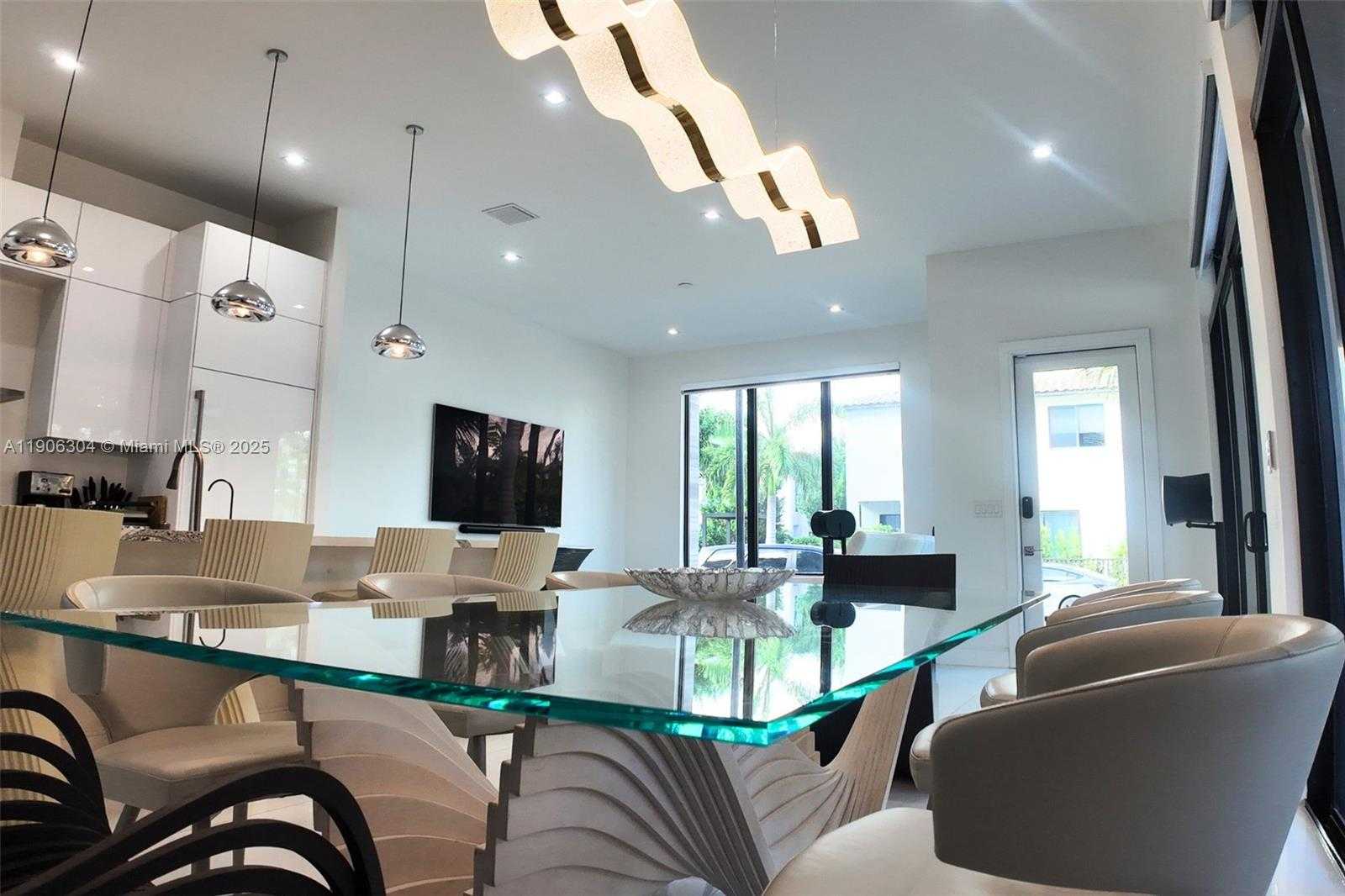 Small Image of 8002 NORTH WEST 43RD ST, Doral Number 25