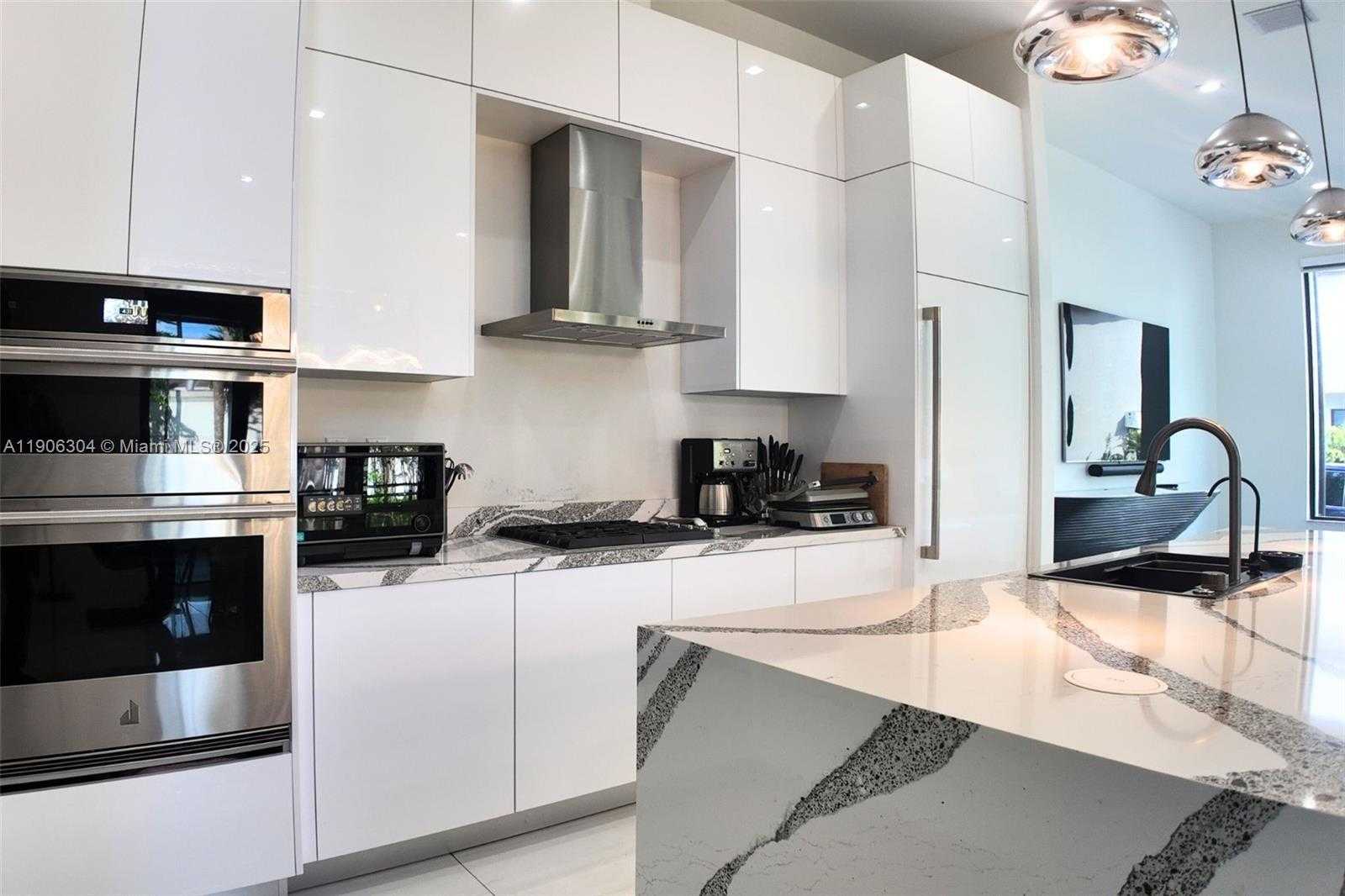 Small Image of 8002 NORTH WEST 43RD ST, Doral Number 27