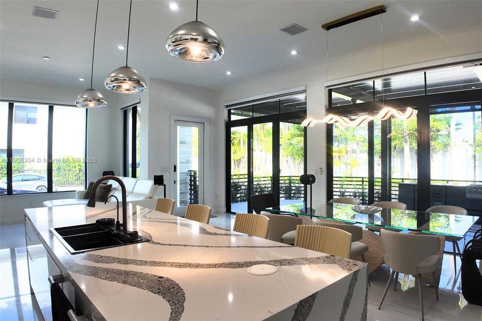 Small Image of 8002 NORTH WEST 43RD ST, Doral Number 28