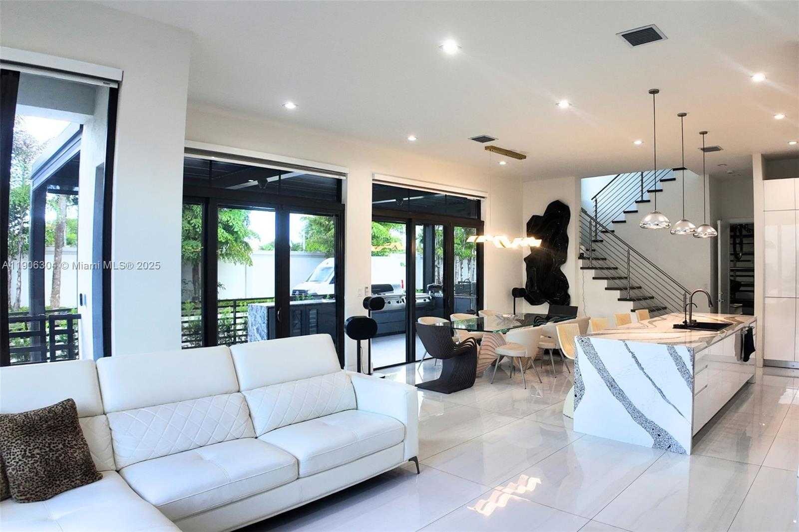 Small Image of 8002 NORTH WEST 43RD ST, Doral Number 3