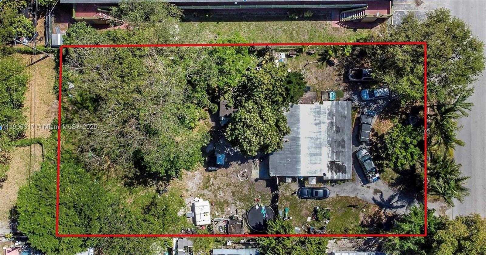 Small Image of 2743 PIERCE ST, Hollywood Number 1