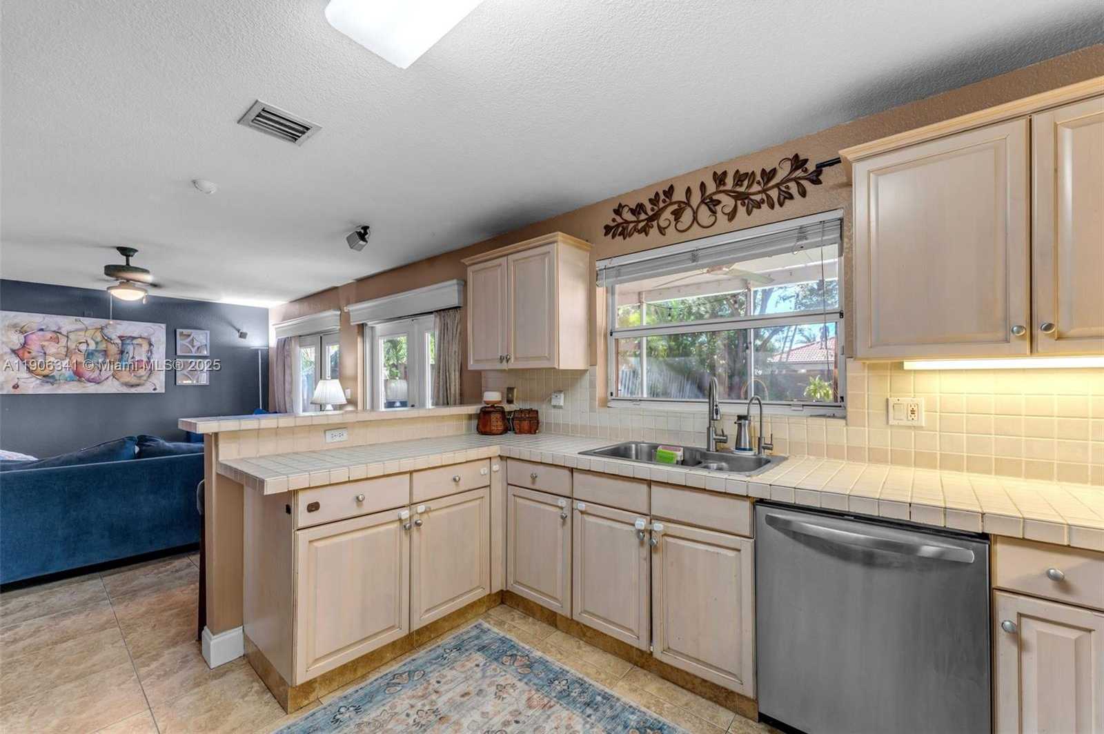 Small Image of 21500 SOUTH WEST 88TH AVE, Cutler Bay Number 11