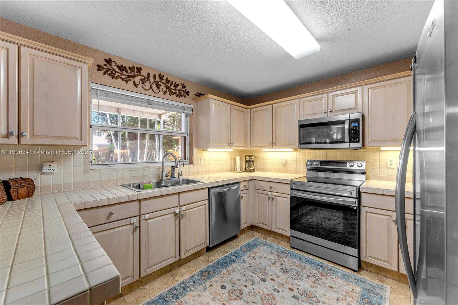 Small Image of 21500 SOUTH WEST 88TH AVE, Cutler Bay Number 9