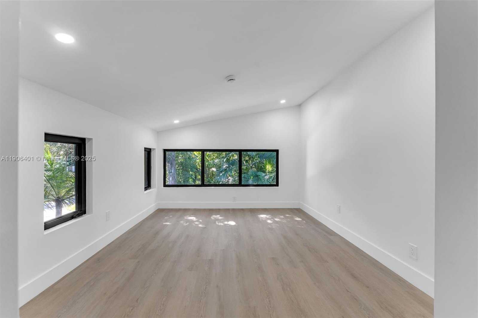 Small Image of 6525 SOUTH WEST 133RD DR, Pinecrest Number 29