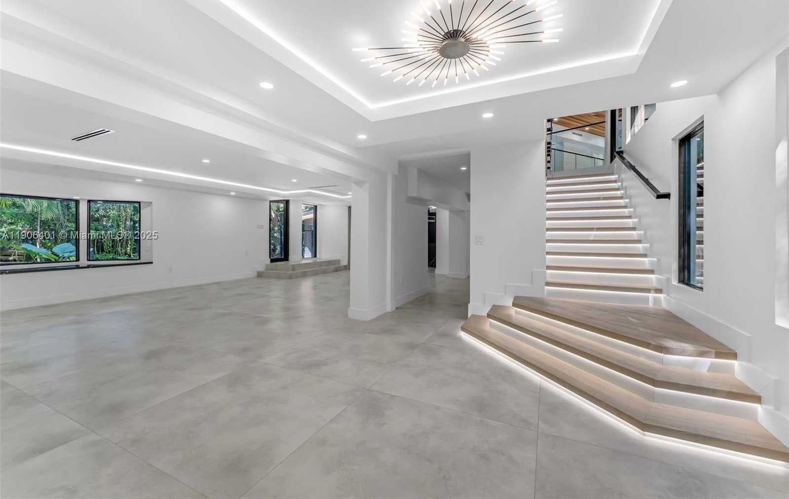 Small Image of 6525 SOUTH WEST 133RD DR, Pinecrest Number 4