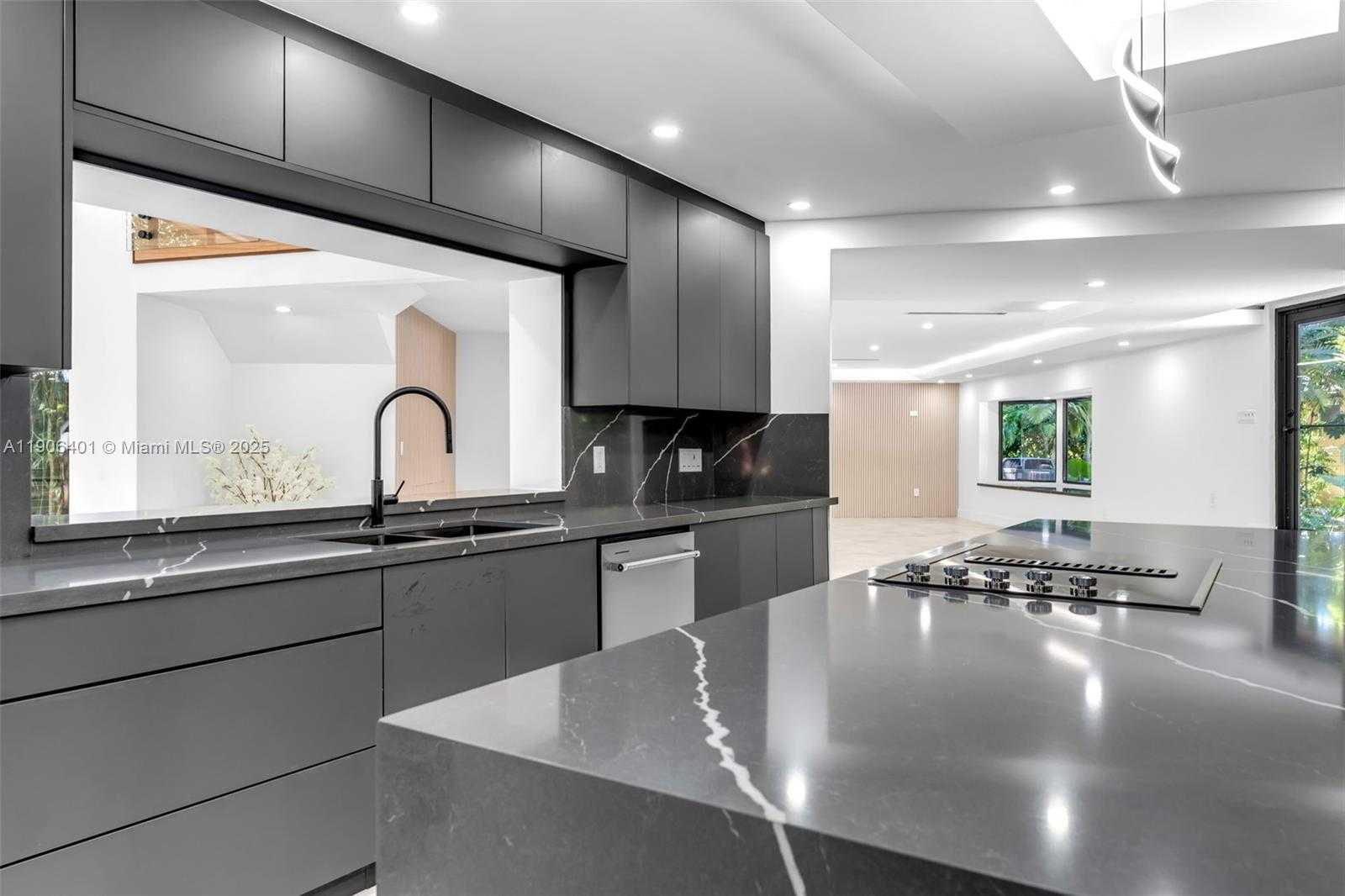 Small Image of 6525 SOUTH WEST 133RD DR, Pinecrest Number 9