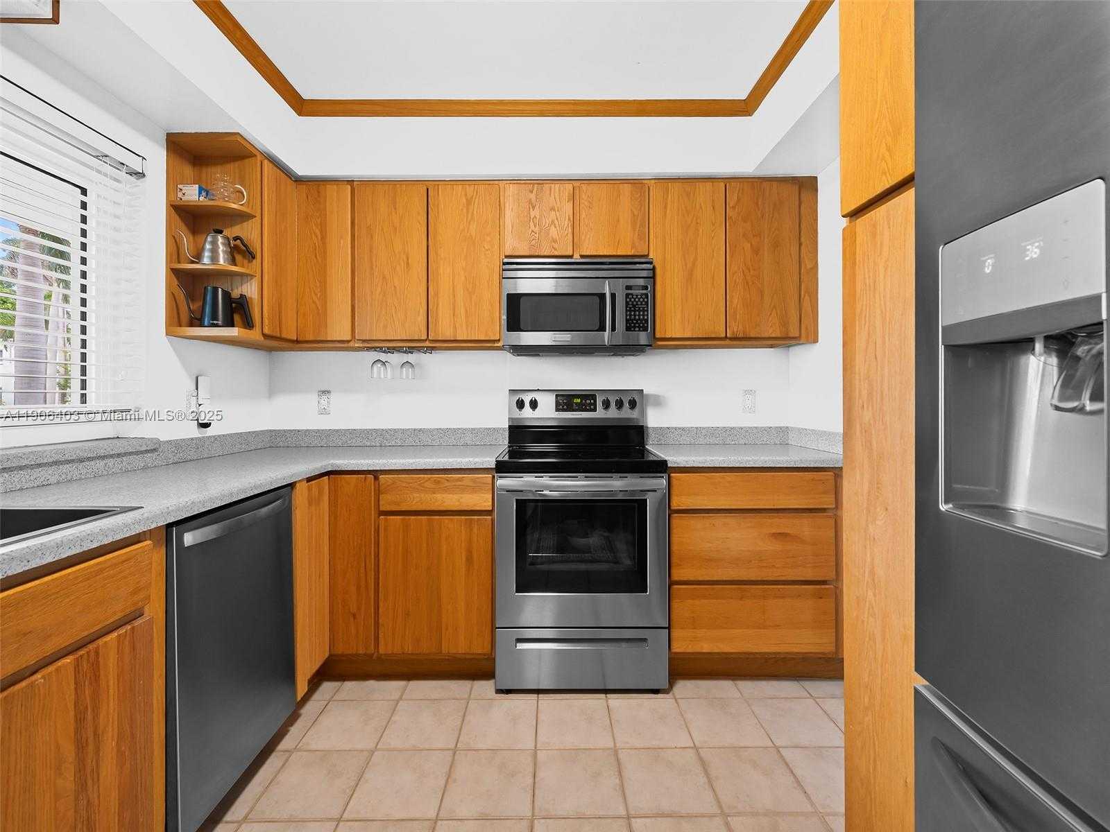 Small Image of 1038 TYLER ST, Hollywood Number 10