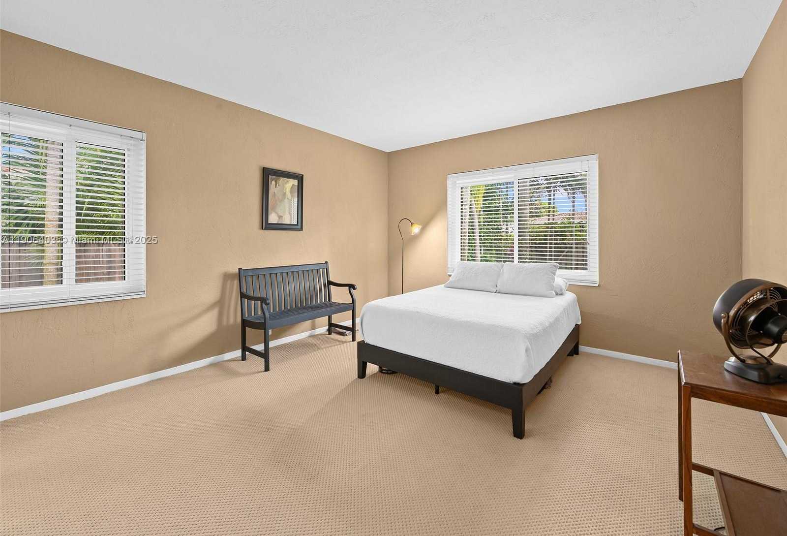 Small Image of 1038 TYLER ST, Hollywood Number 11