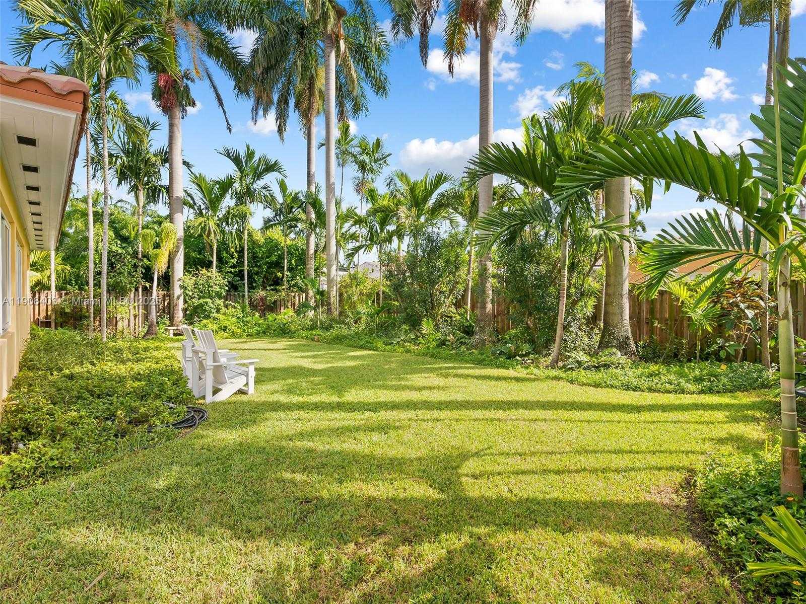 Small Image of 1038 TYLER ST, Hollywood Number 19