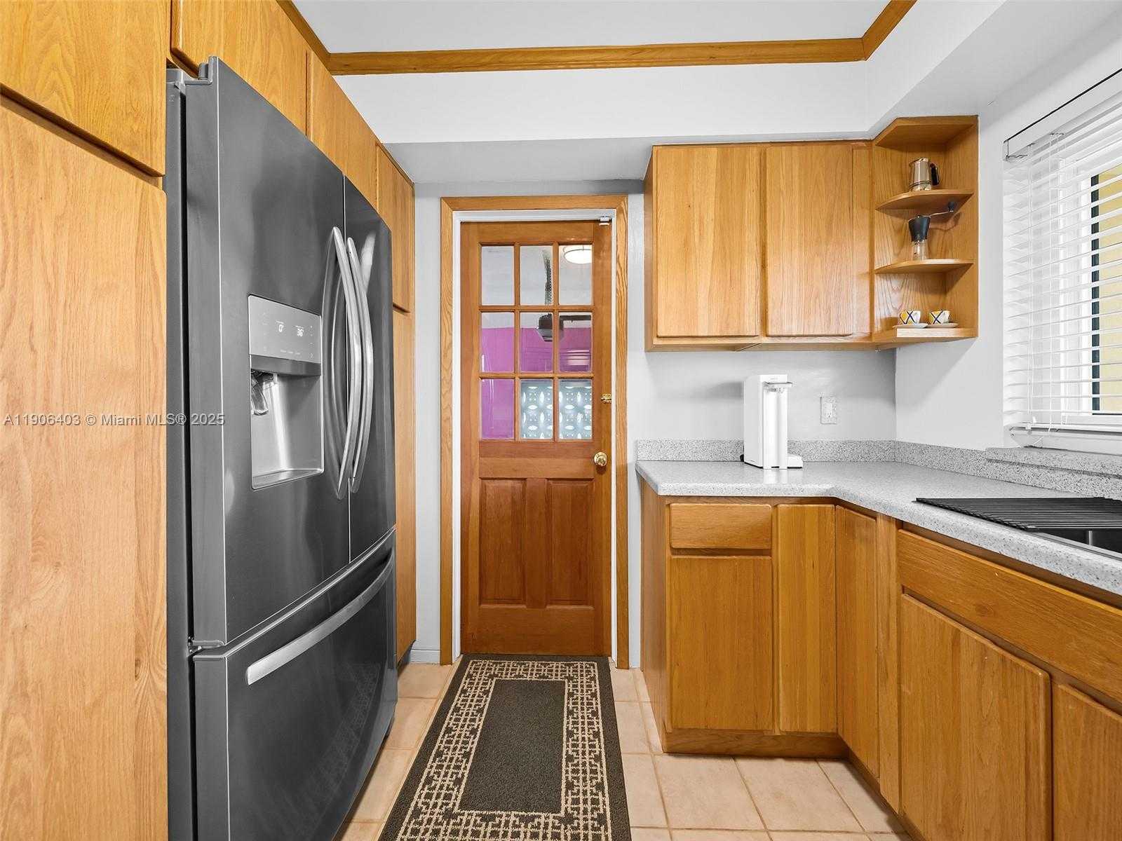 Small Image of 1038 TYLER ST, Hollywood Number 9