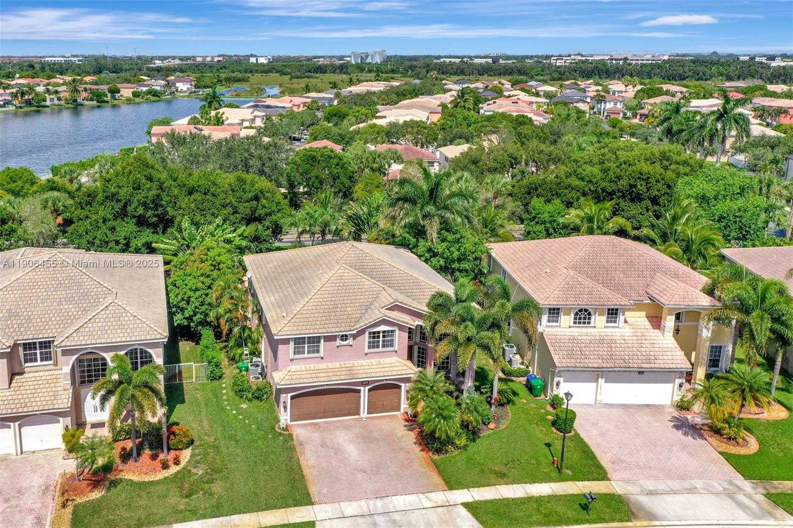 Small Image of 2051 SOUTH WEST 152ND TER, Miramar Number 84