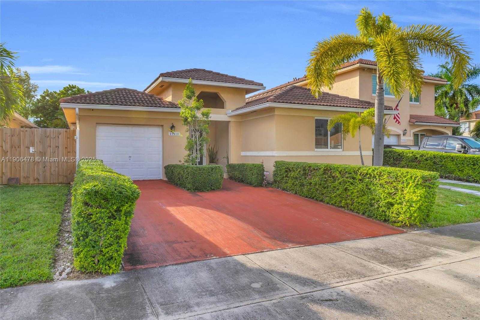 Small Image of 21410 SOUTH WEST 89TH CT, Cutler Bay Number 2