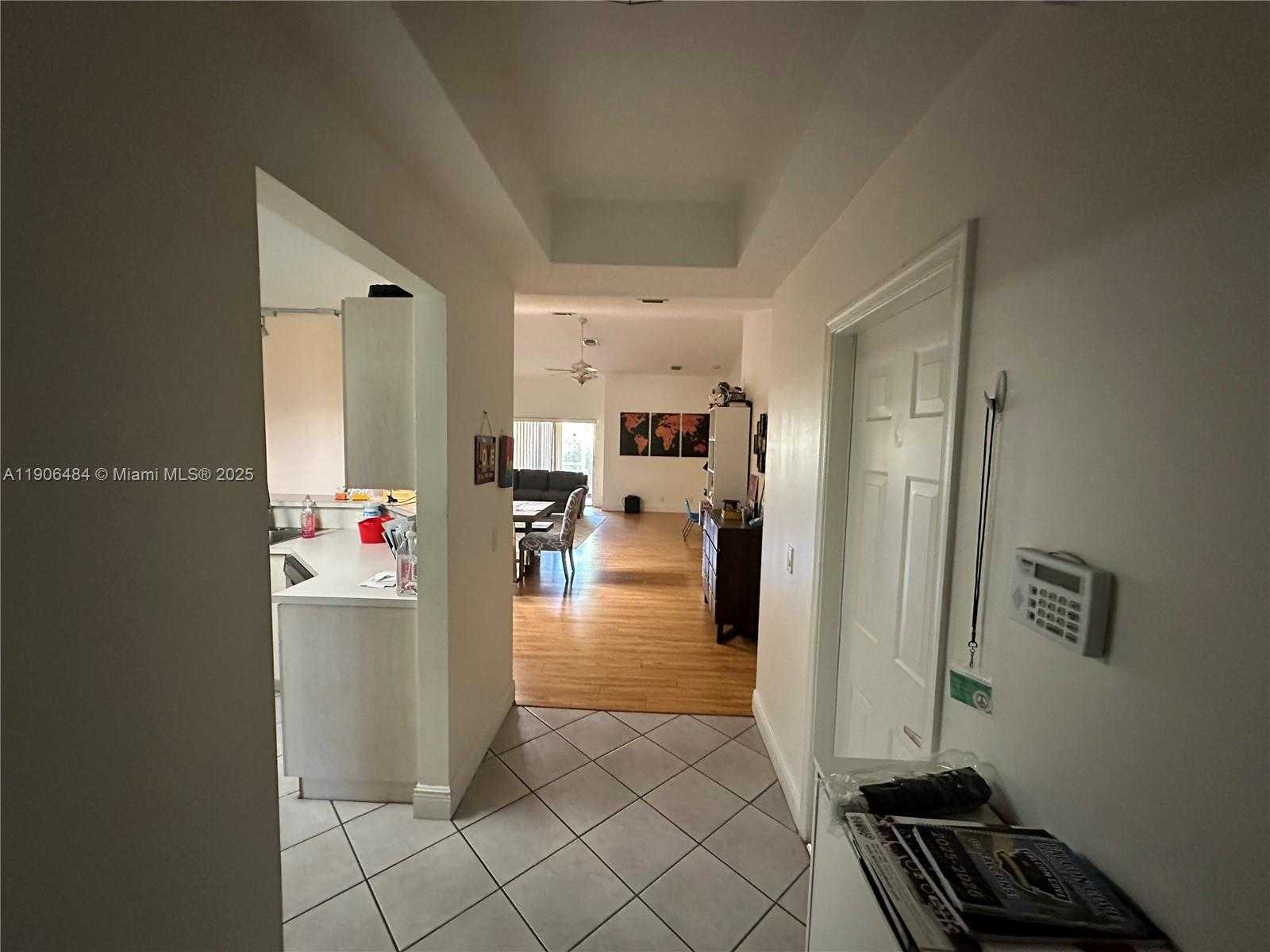 Small Image of 2066 BOREALIS WAY, Weston Number 4