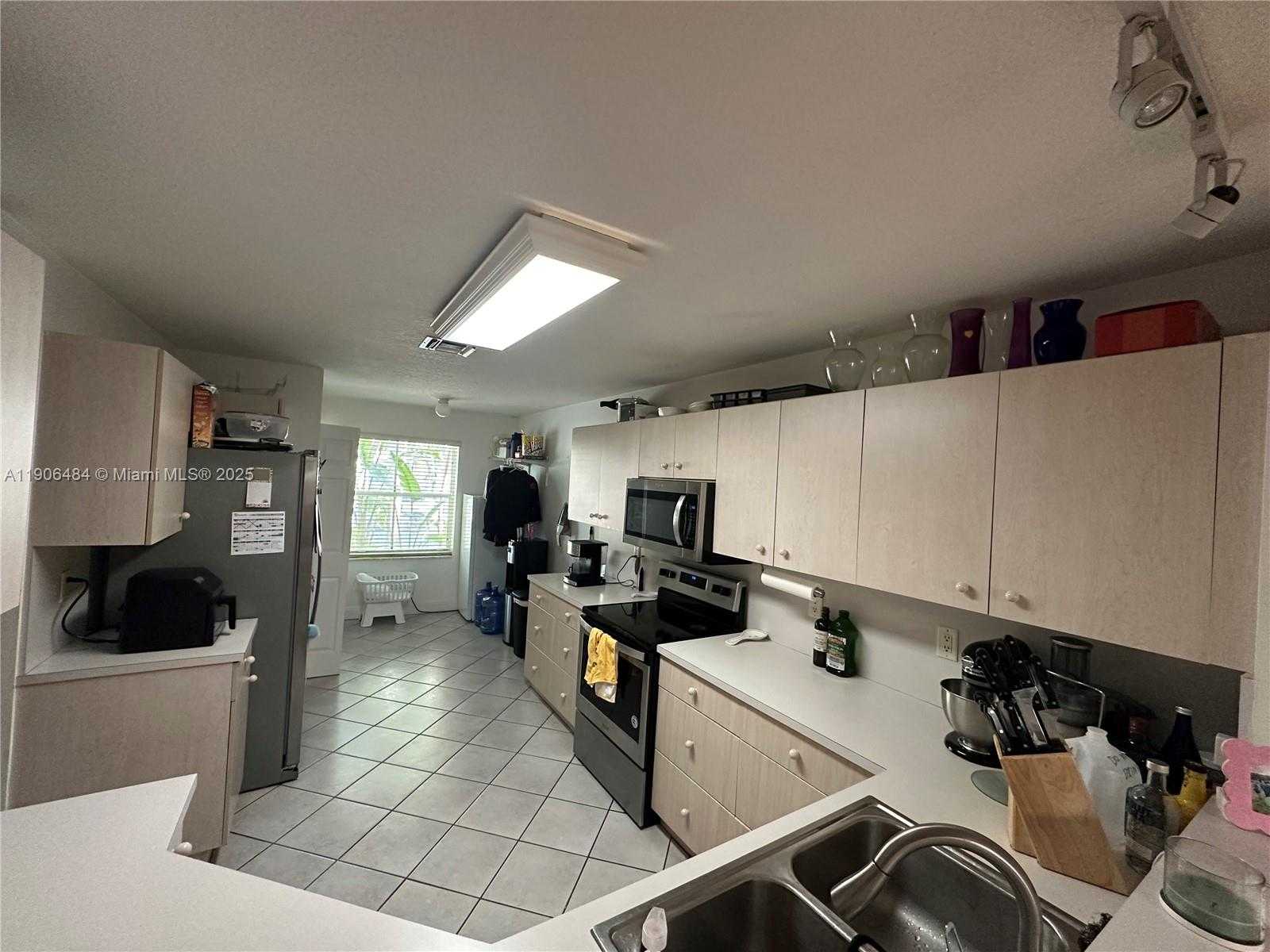 Small Image of 2066 BOREALIS WAY, Weston Number 6