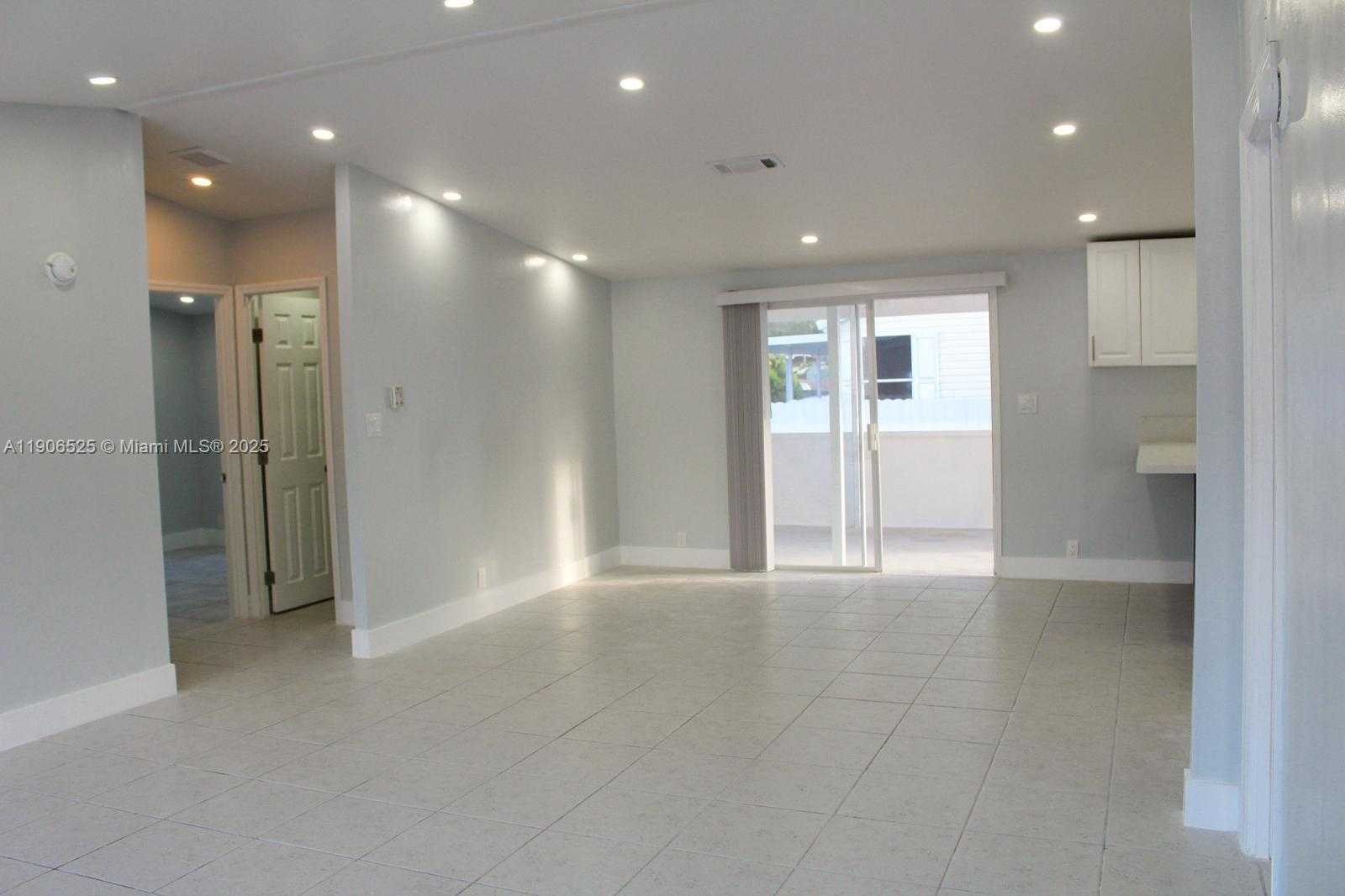 Small Image of 220 NORTH EAST 12TH AVE LOT 219, Homestead Number 15