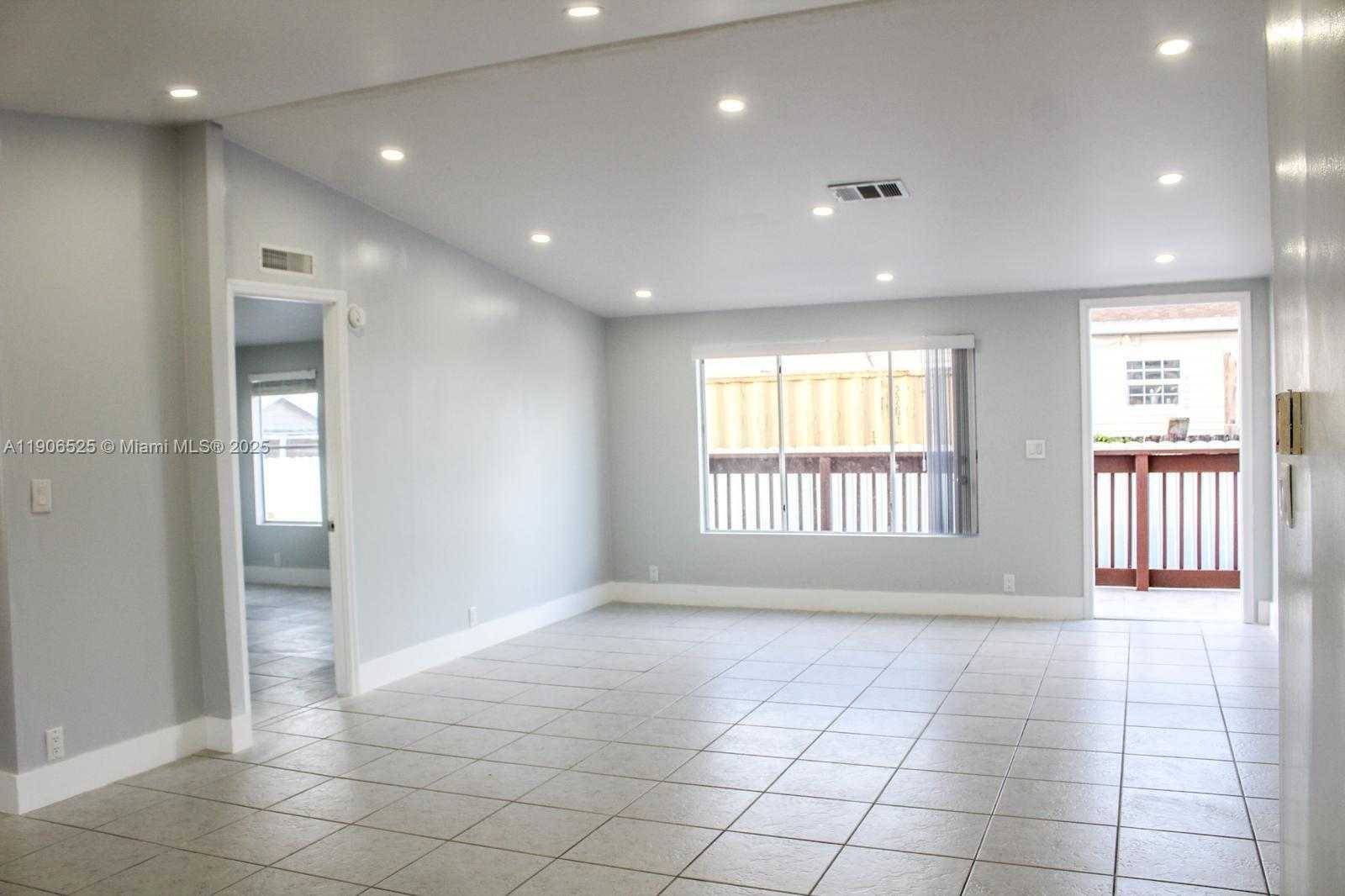 Small Image of 220 NORTH EAST 12TH AVE LOT 219, Homestead Number 17