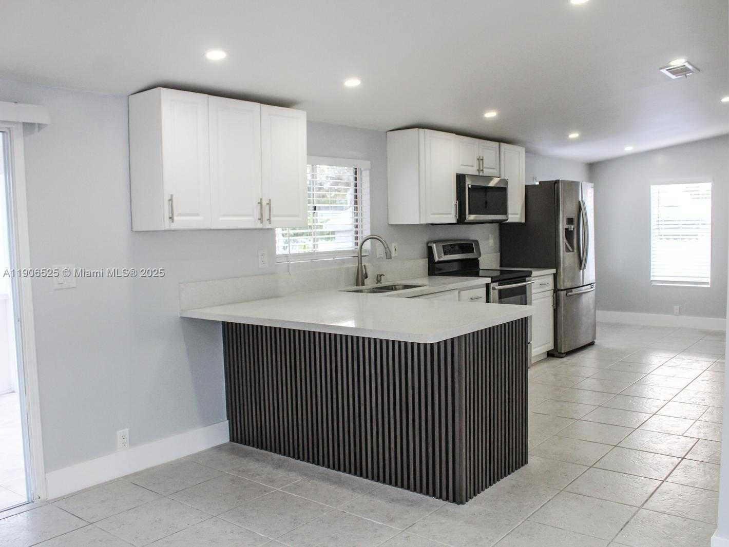 Small Image of 220 NORTH EAST 12TH AVE LOT 219, Homestead Number 18