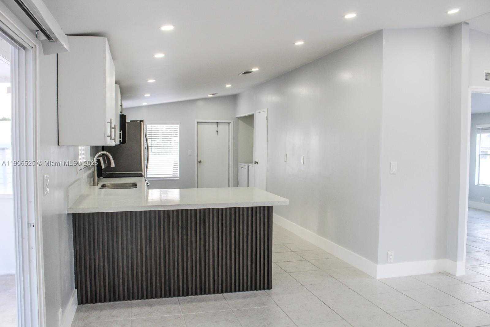 Small Image of 220 NORTH EAST 12TH AVE LOT 219, Homestead Number 19