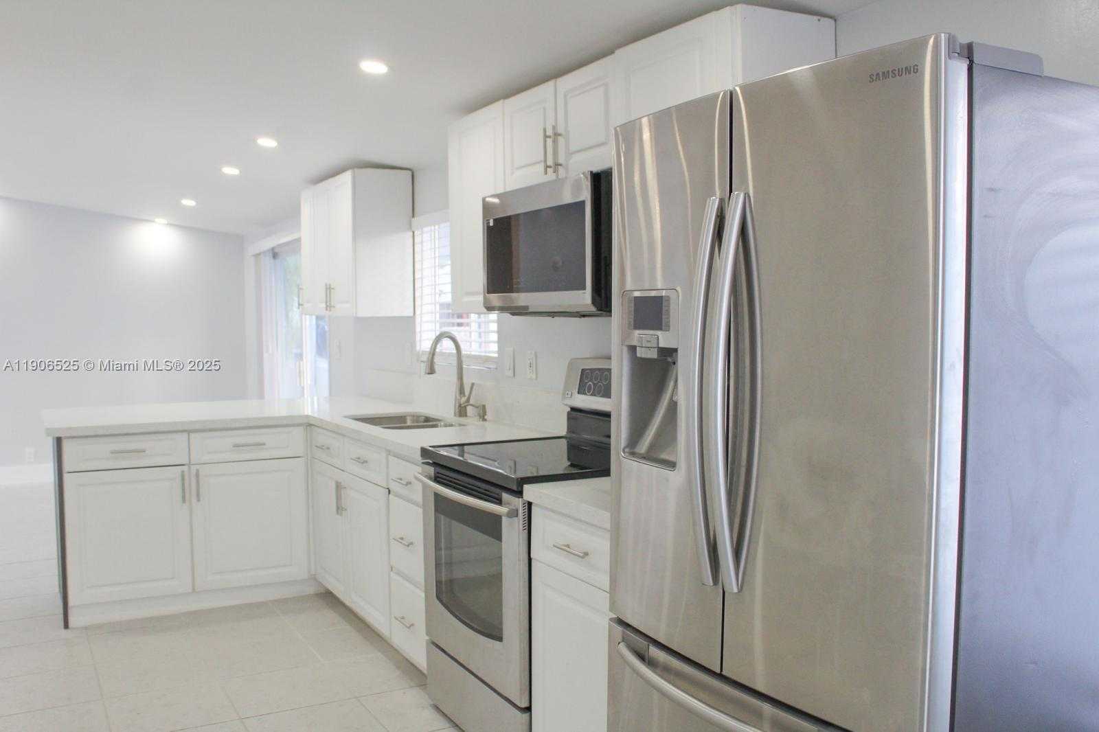 Small Image of 220 NORTH EAST 12TH AVE LOT 219, Homestead Number 22