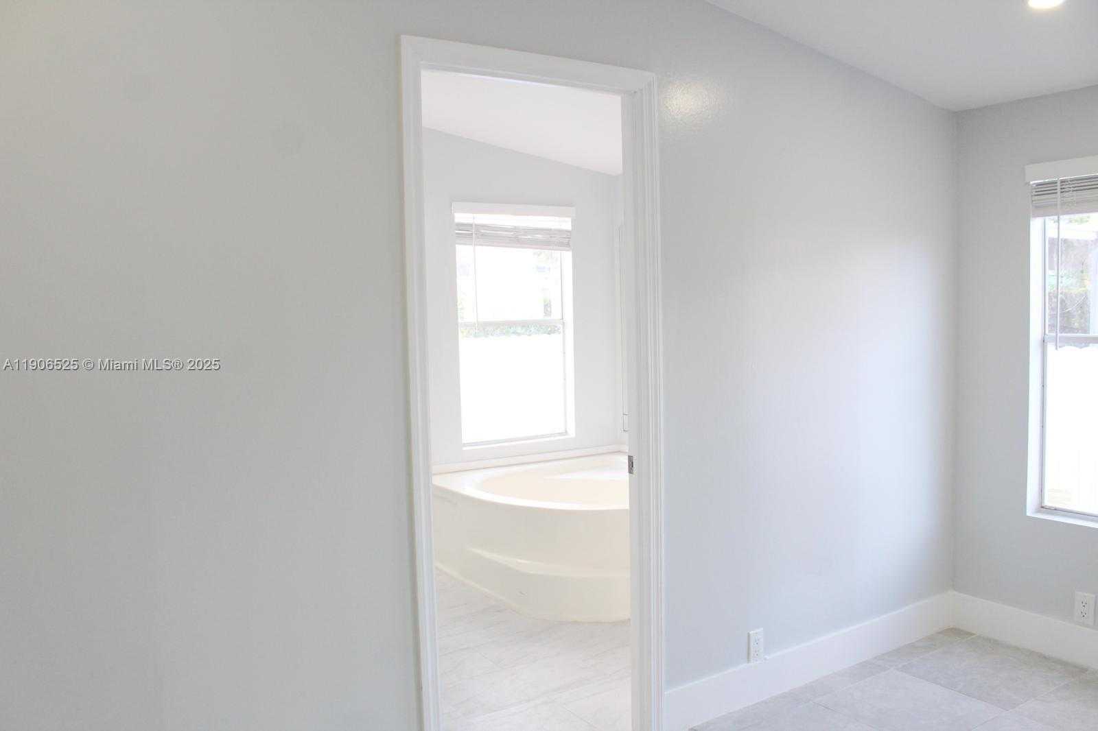 Small Image of 220 NORTH EAST 12TH AVE LOT 219, Homestead Number 29