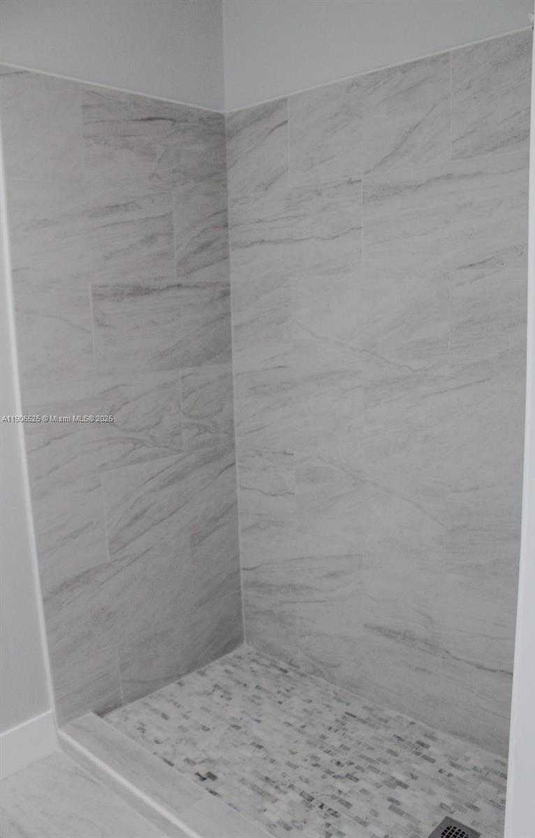 Small Image of 220 NORTH EAST 12TH AVE LOT 219, Homestead Number 31