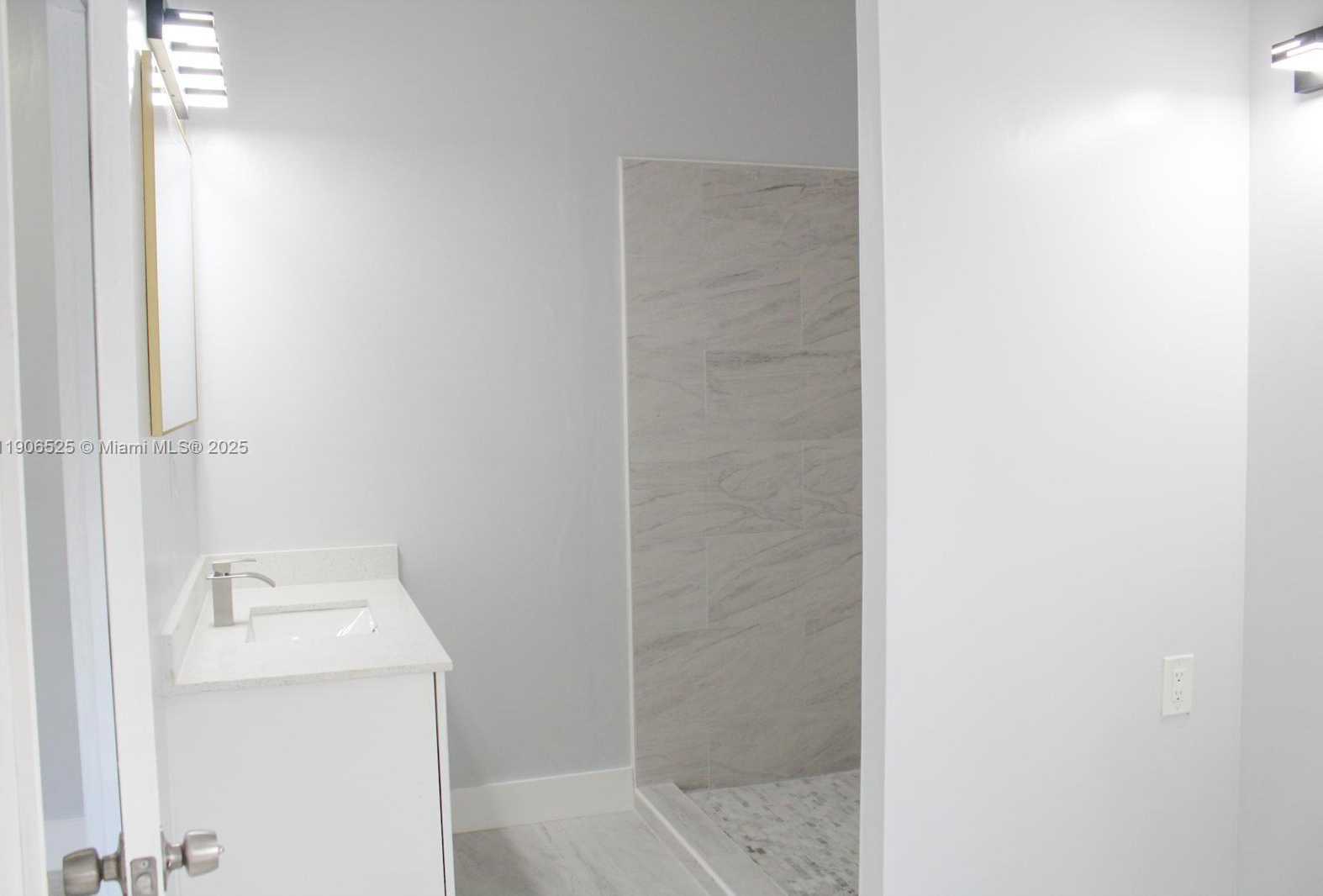 Small Image of 220 NORTH EAST 12TH AVE LOT 219, Homestead Number 33