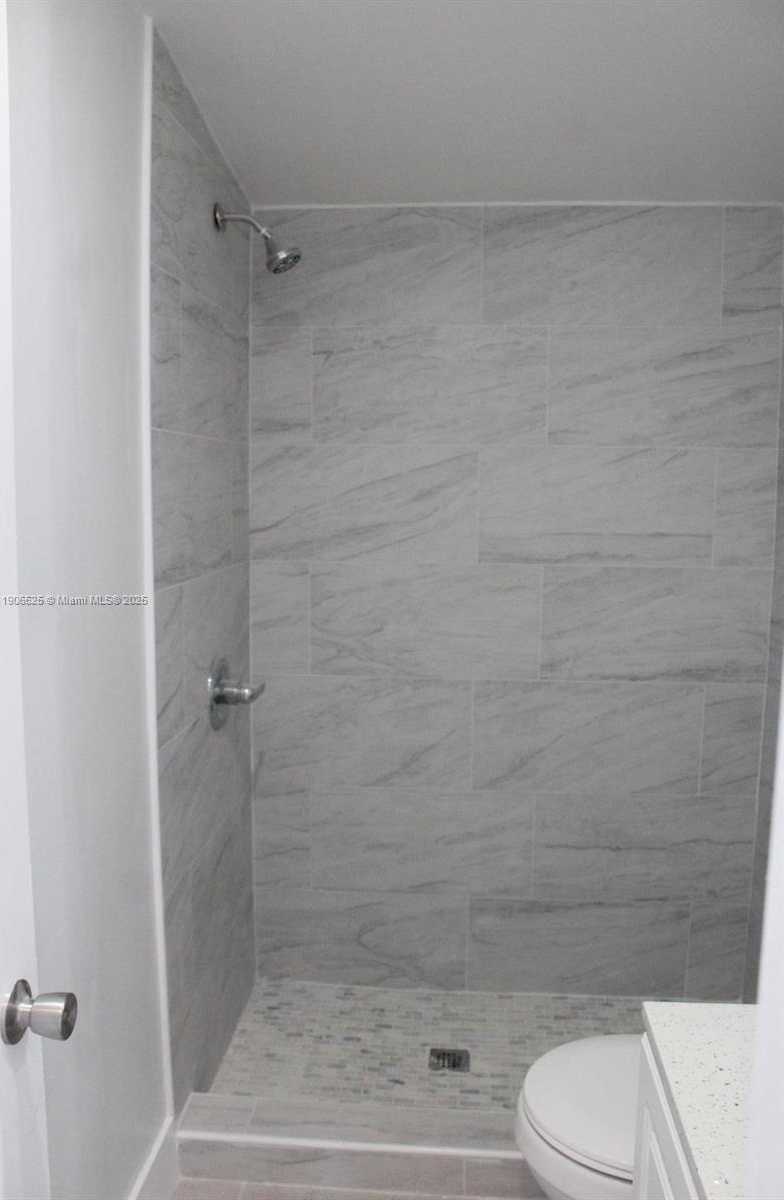 Small Image of 220 NORTH EAST 12TH AVE LOT 219, Homestead Number 35