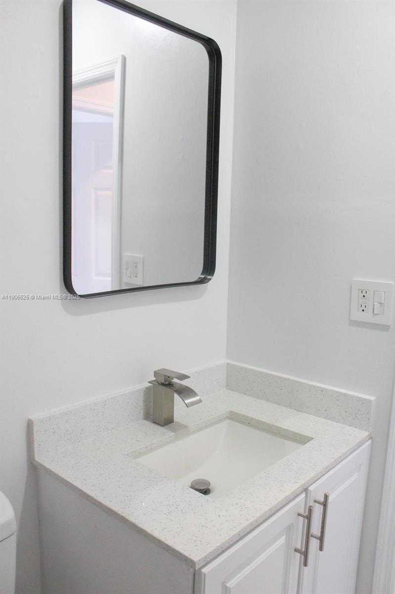 Small Image of 220 NORTH EAST 12TH AVE LOT 219, Homestead Number 36