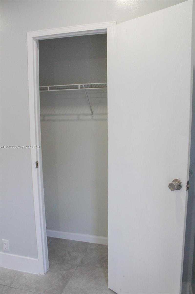 Small Image of 220 NORTH EAST 12TH AVE LOT 219, Homestead Number 41