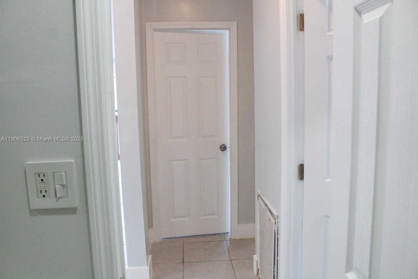 Small Image of 220 NORTH EAST 12TH AVE LOT 219, Homestead Number 42