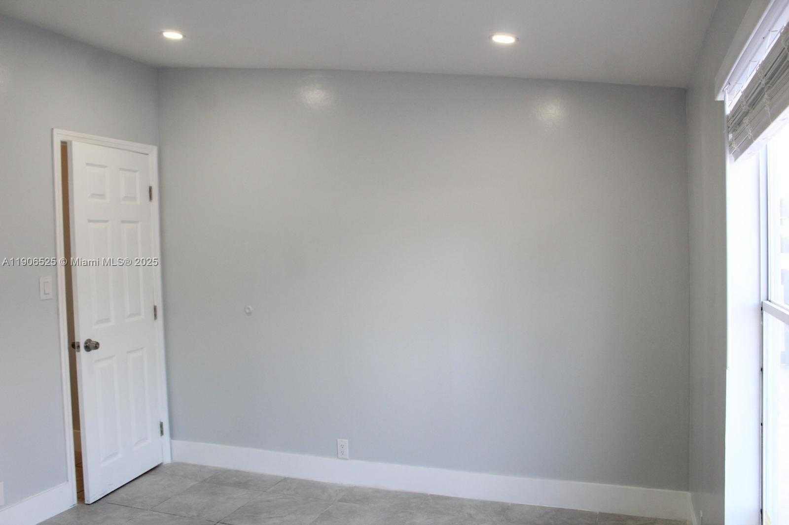 Small Image of 220 NORTH EAST 12TH AVE LOT 219, Homestead Number 44