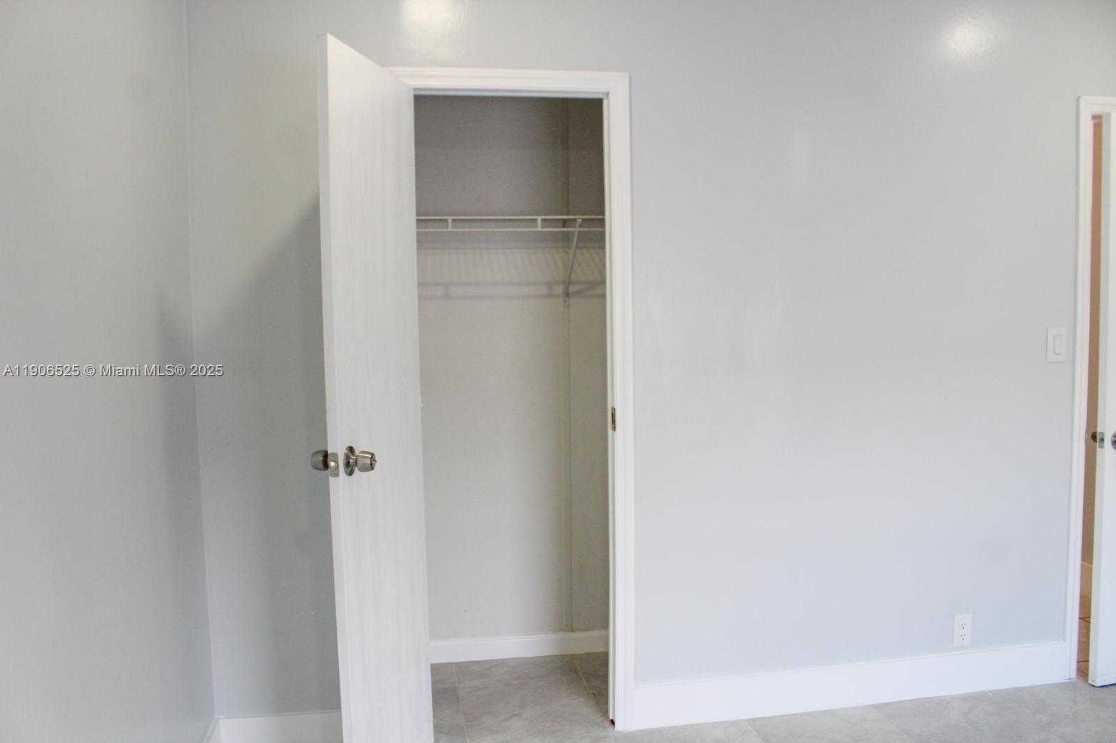 Small Image of 220 NORTH EAST 12TH AVE LOT 219, Homestead Number 45