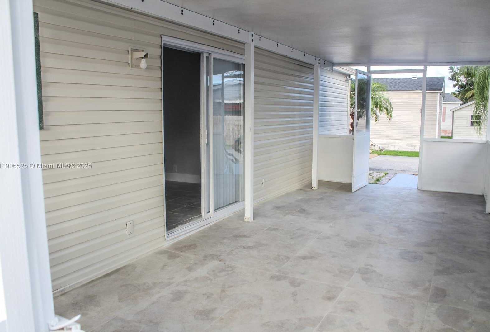 Small Image of 220 NORTH EAST 12TH AVE LOT 219, Homestead Number 5