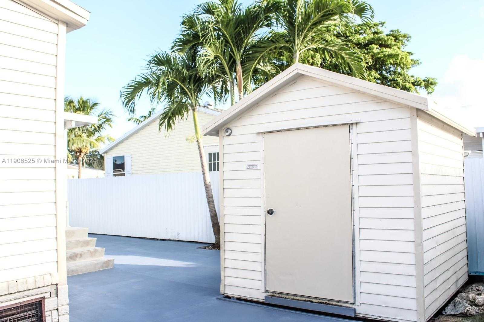 Small Image of 220 NORTH EAST 12TH AVE LOT 219, Homestead Number 9