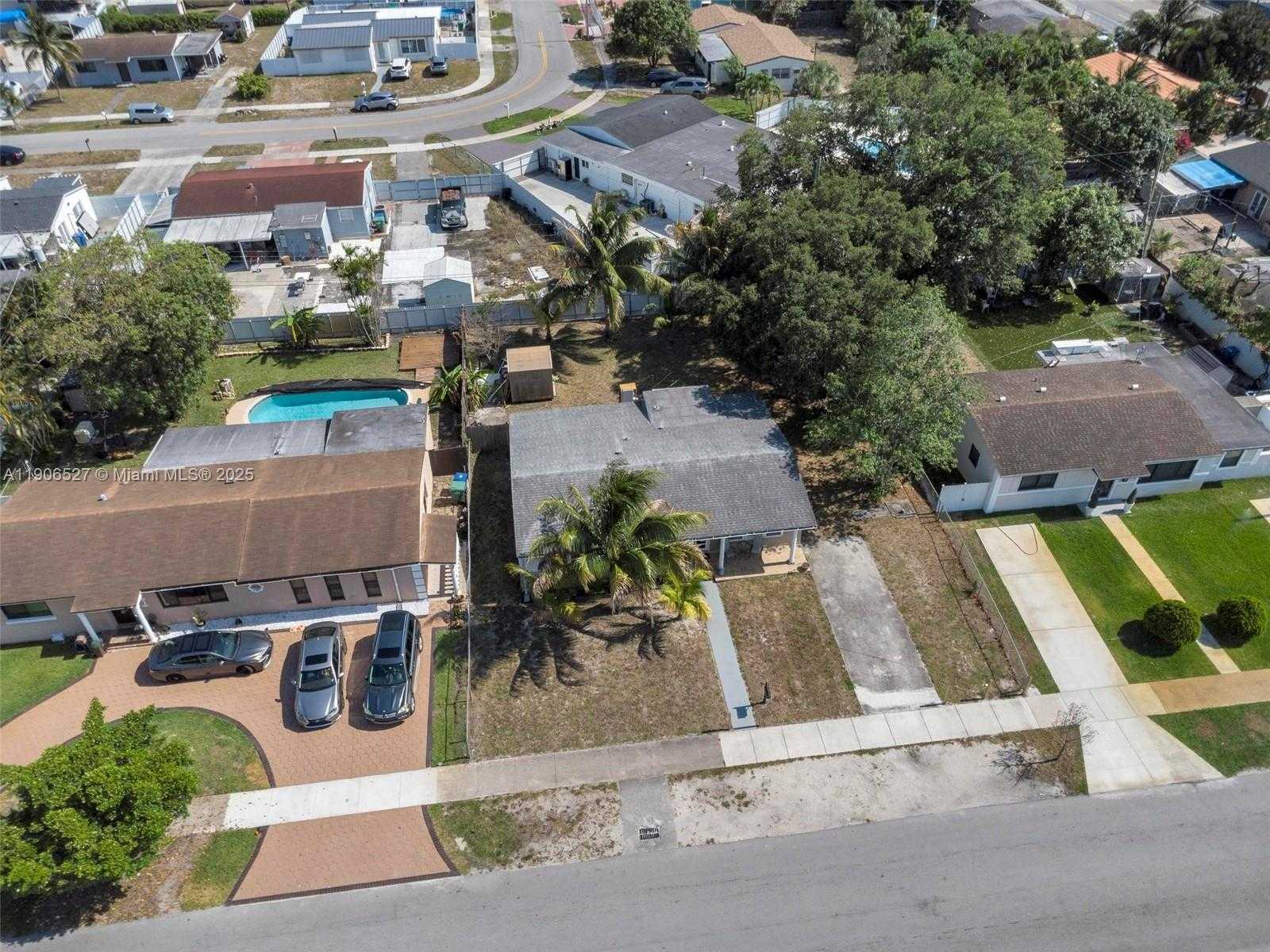 Small Image of 3610 NORTH WEST 171ST ST, Miami Gardens Number 27
