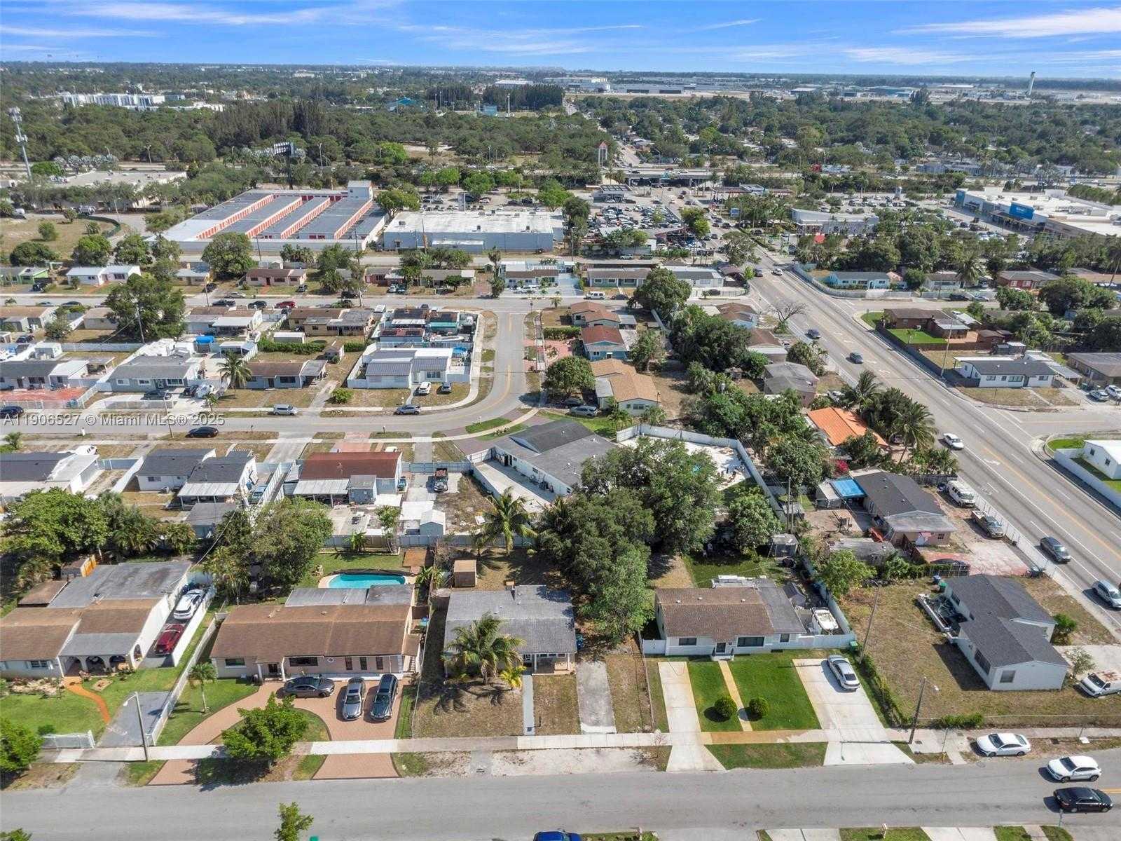 Small Image of 3610 NORTH WEST 171ST ST, Miami Gardens Number 33