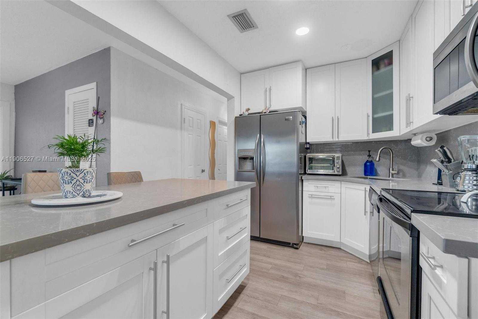 Small Image of 3610 NORTH WEST 171ST ST, Miami Gardens Number 5