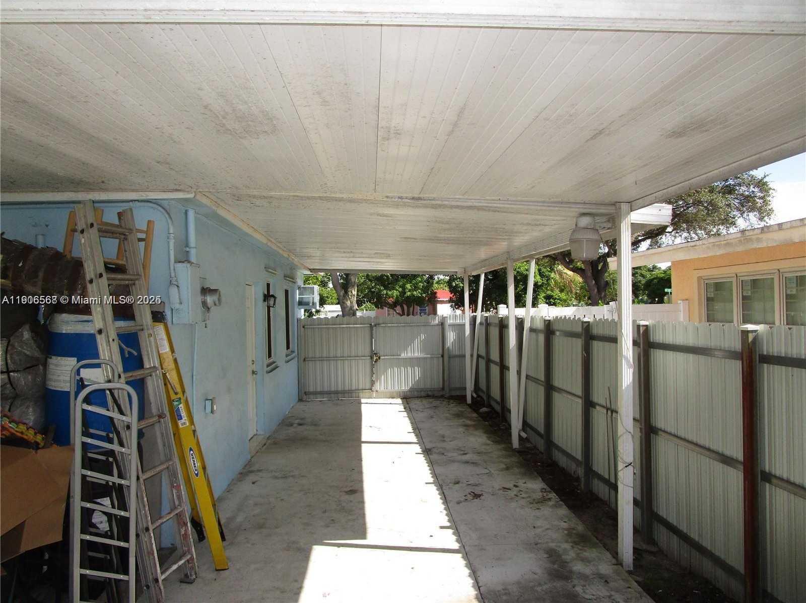 Small Image of North Miami Number 15