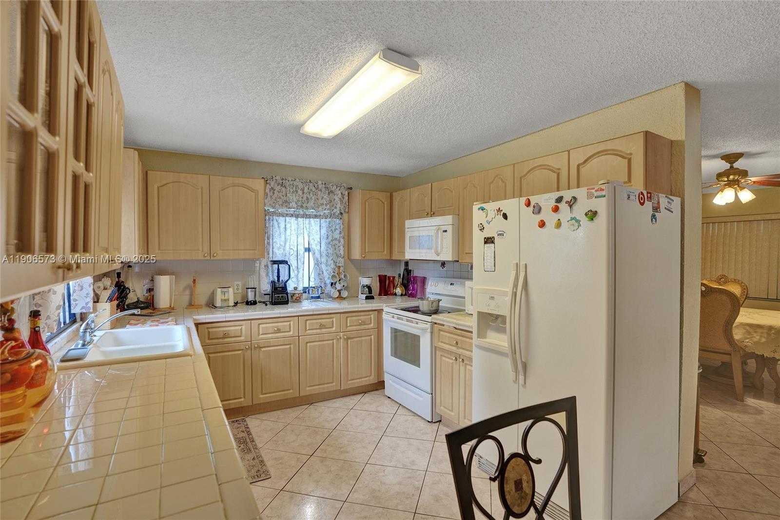 Small Image of 3260 NORTH WEST 174TH ST, Miami Gardens Number 15