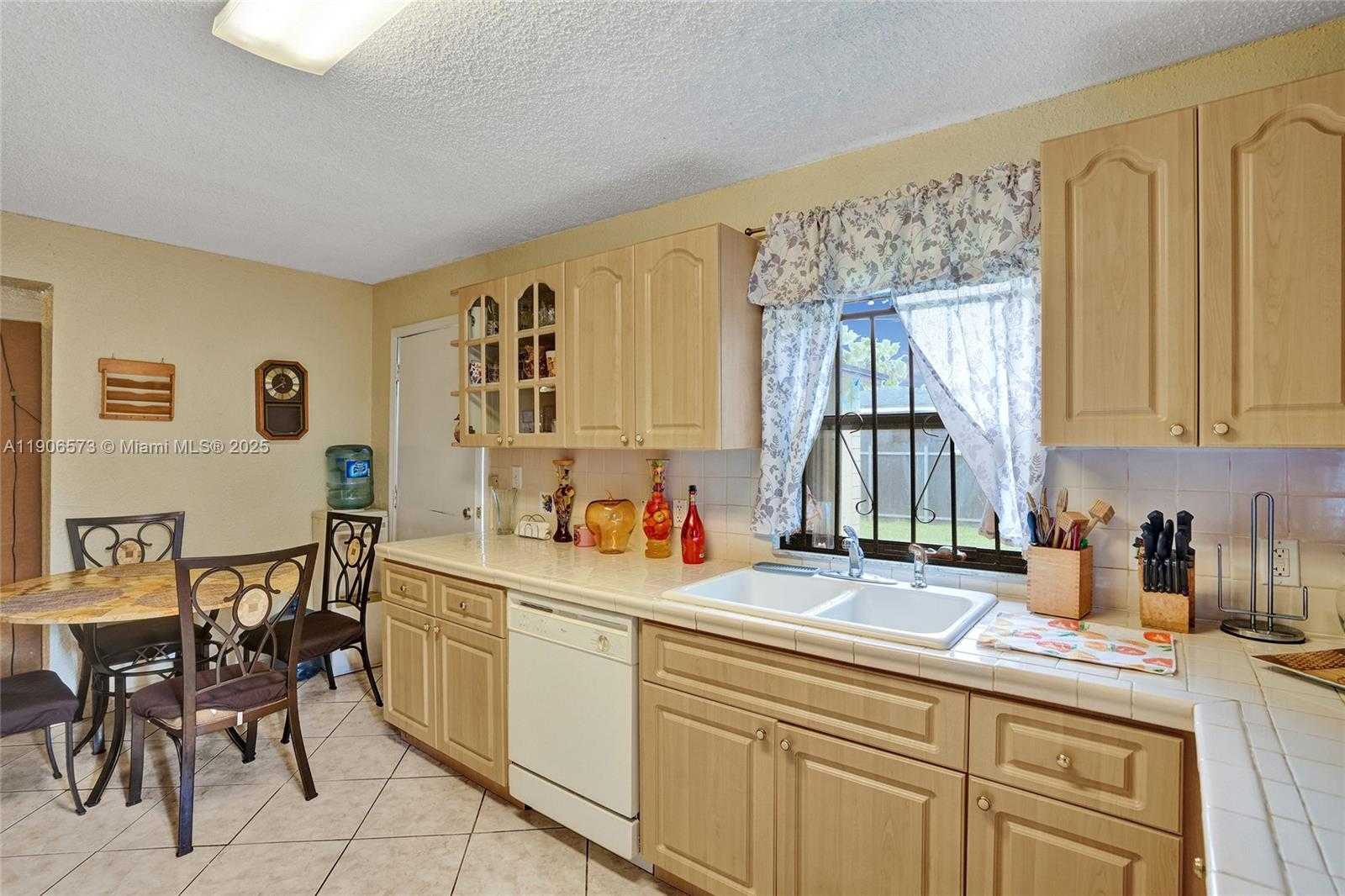 Small Image of 3260 NORTH WEST 174TH ST, Miami Gardens Number 17