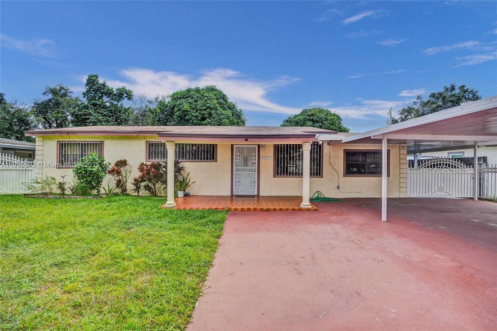 Small Image of 3260 NORTH WEST 174TH ST, Miami Gardens Number 4